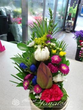 お盆には蓮の花を入った仏花を・・・｜「花市」　（滋賀県大津市の花キューピット加盟店 花屋）のブログ