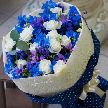 青と白・・・｜「花市」　（滋賀県大津市の花キューピット加盟店 花屋）のブログ