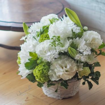 白とグリーンで・・・｜「花市」　（滋賀県大津市の花キューピット加盟店 花屋）のブログ